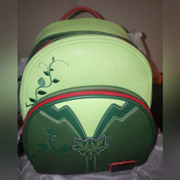 Brand New! Loungefly Poison Ivy Glow in the Dark Mini Backpack + Wallet 💚 - Picture 6 of 13